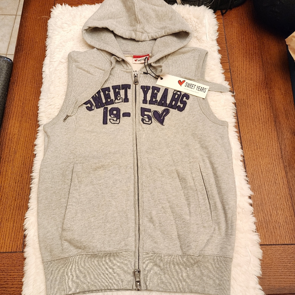 Sweet Years Zip-Up Sleeveless Hooded Sweatshirt - Size S